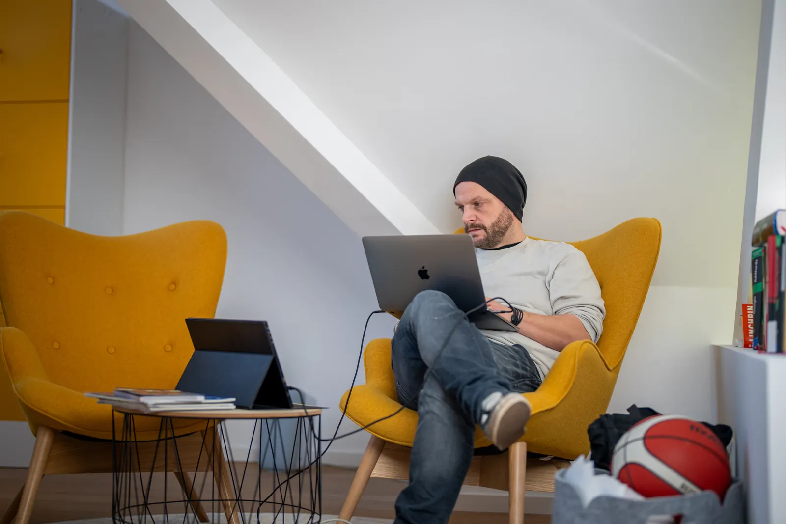 Arbeiten im Loungebereich bei artista